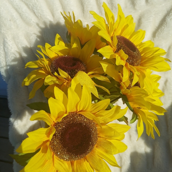 NWT Gorgeous Glittered Sunflower Stems - Picture 3 of 9